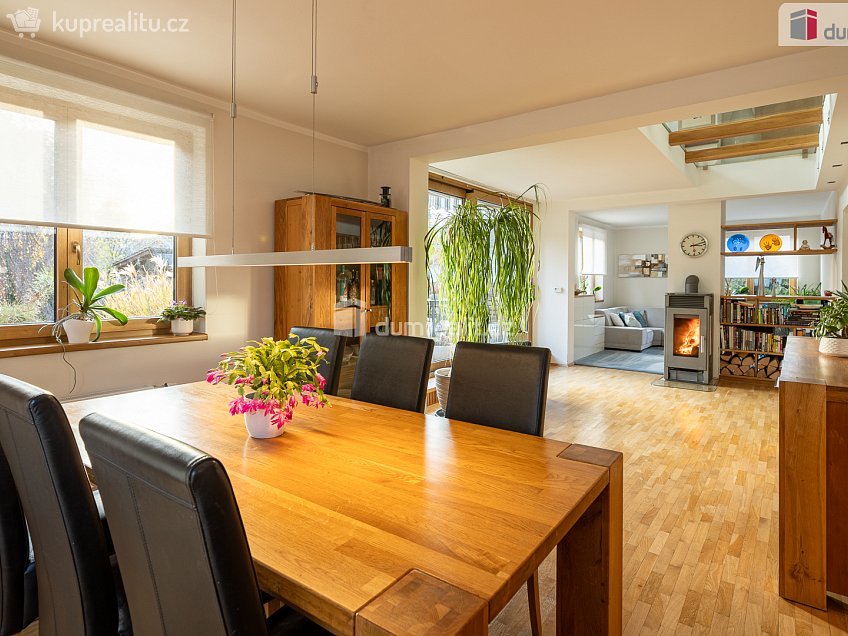 Prodej  vily 300 m^2 Jedlová, Říčany 