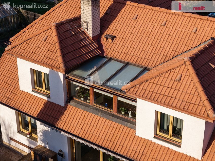 Prodej  vily 300 m^2 Jedlová, Říčany 