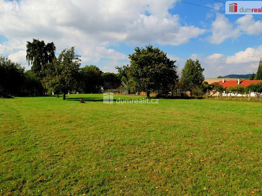 Prodej  stavebního pozemku 1025 m^2 Psárov, Psárov 