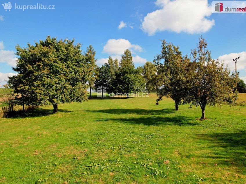 Prodej  stavebního pozemku 1025 m^2 Psárov, Psárov 