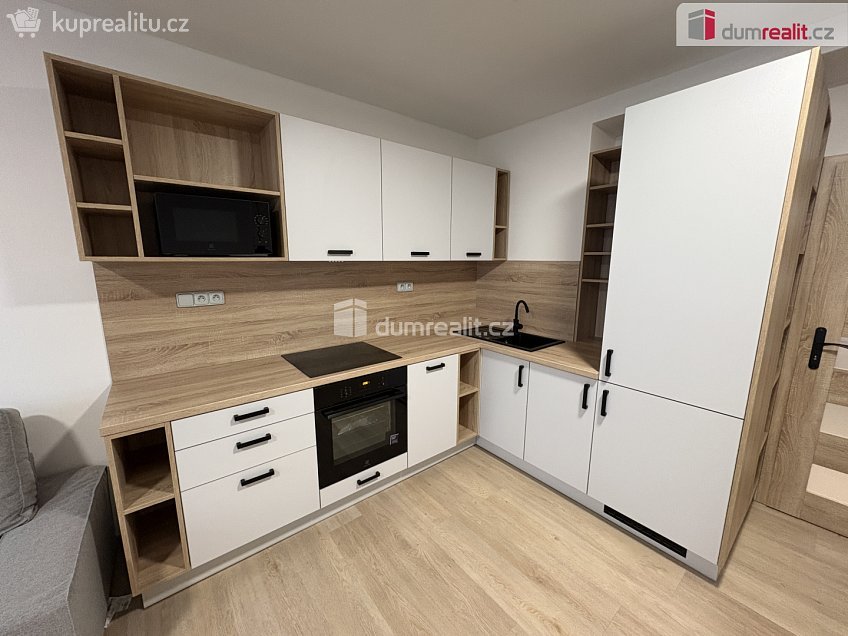 Pronájem bytu 2+kk 48 m^2 Prof. Skupy, Příbram 