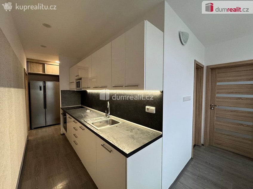 Pronájem bytu 3+1 81 m^2 Bezručova, Chomutov 