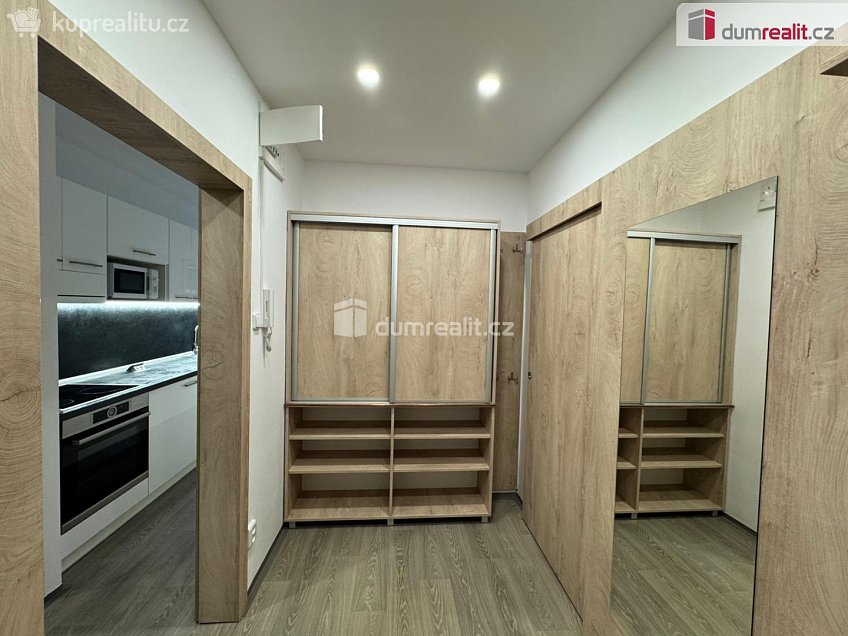 Pronájem bytu 3+1 81 m^2 Bezručova, Chomutov 