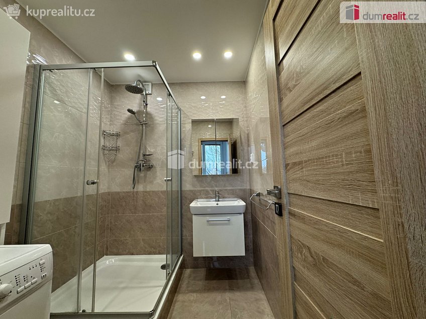 Pronájem bytu 3+1 81 m^2 Bezručova, Chomutov 