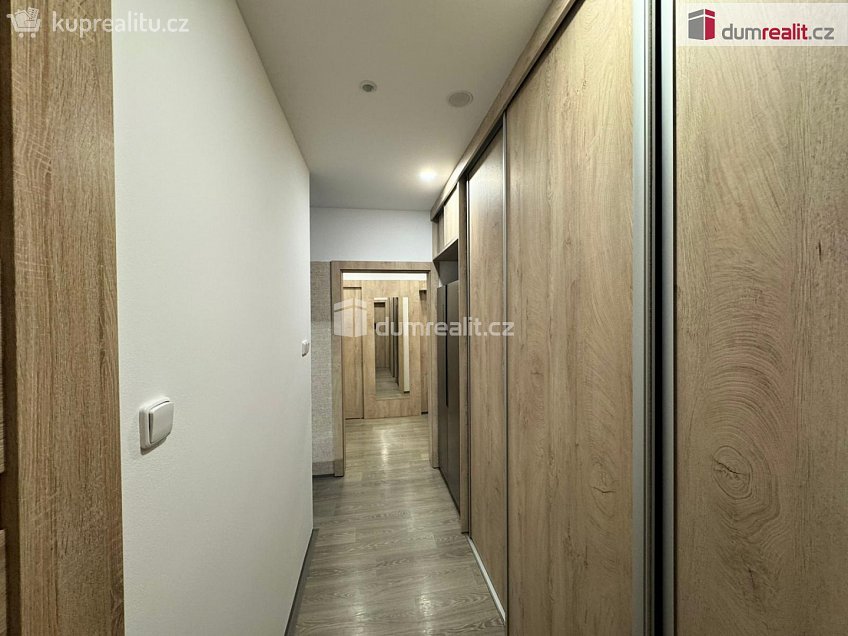 Pronájem bytu 3+1 81 m^2 Bezručova, Chomutov 