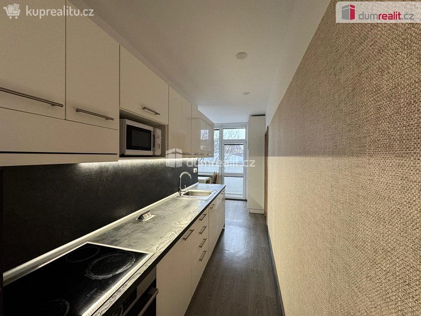 Pronájem bytu 3+1 81 m^2 Bezručova, Chomutov 