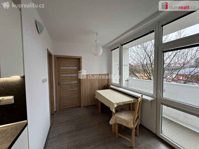 Pronájem bytu 3+1 81 m^2 Bezručova, Chomutov 