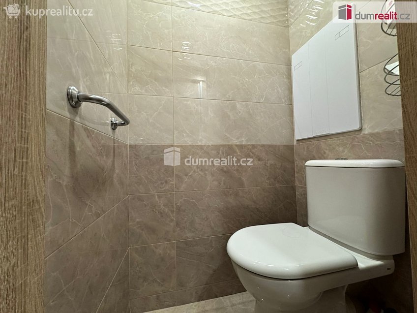 Pronájem bytu 3+1 81 m^2 Bezručova, Chomutov 