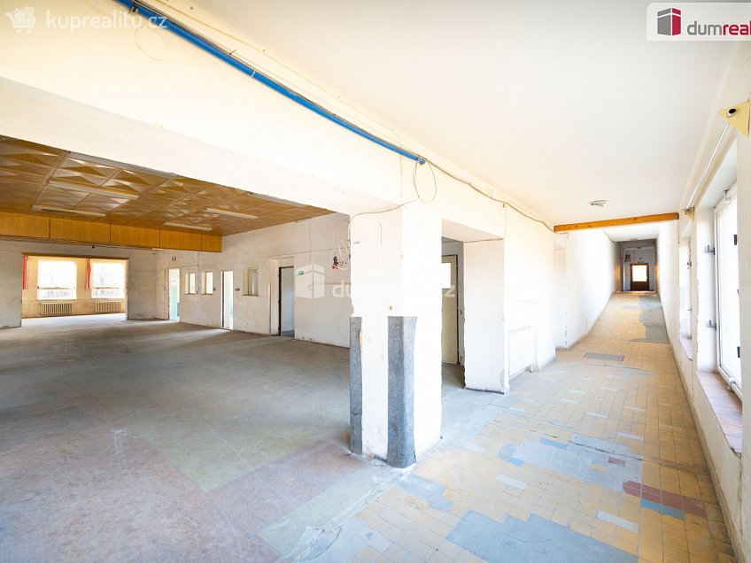 Pronájem  výrobních prostor 1895 m^2 Vacov, Vacov 