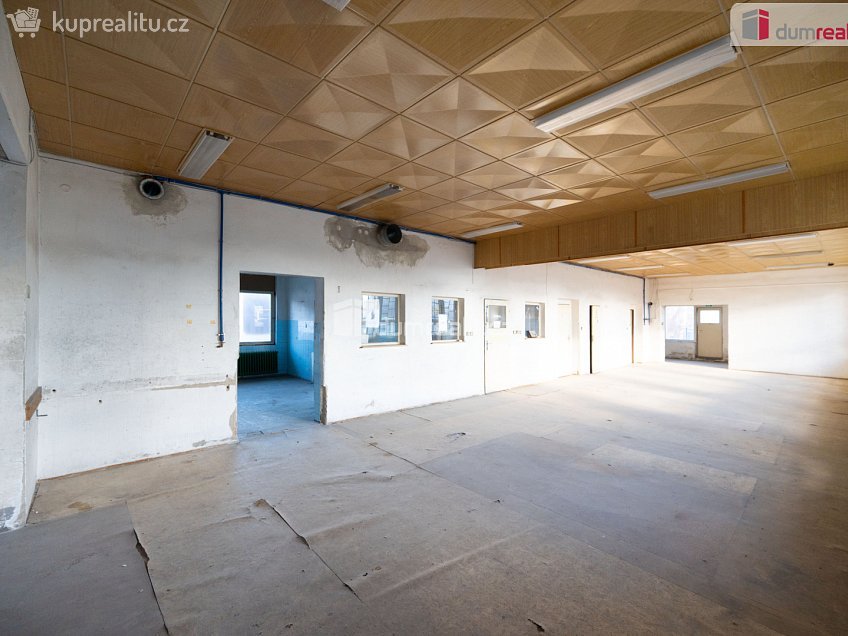 Pronájem  výrobních prostor 1895 m^2 Vacov, Vacov 