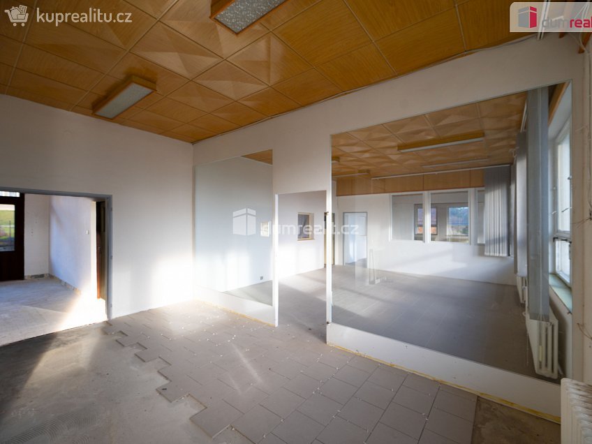 Pronájem  výrobních prostor 1895 m^2 Vacov, Vacov 
