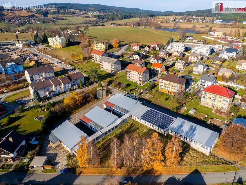 Pronájem  výrobních prostor 1895 m^2 Vacov, Vacov 