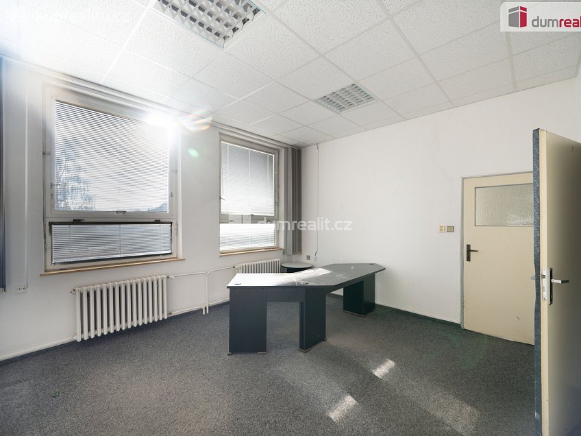 Pronájem  výrobních prostor 1895 m^2 Vacov, Vacov 