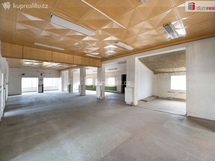 Pronájem  výrobních prostor 1895 m^2 Vacov, Vacov 