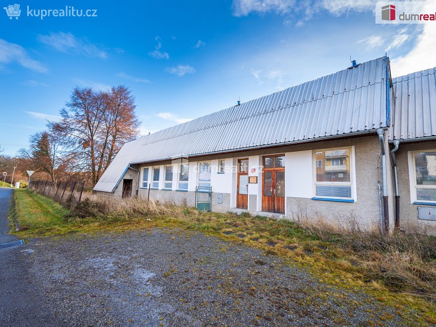 Pronájem  výrobních prostor 1895 m^2 Vacov, Vacov 