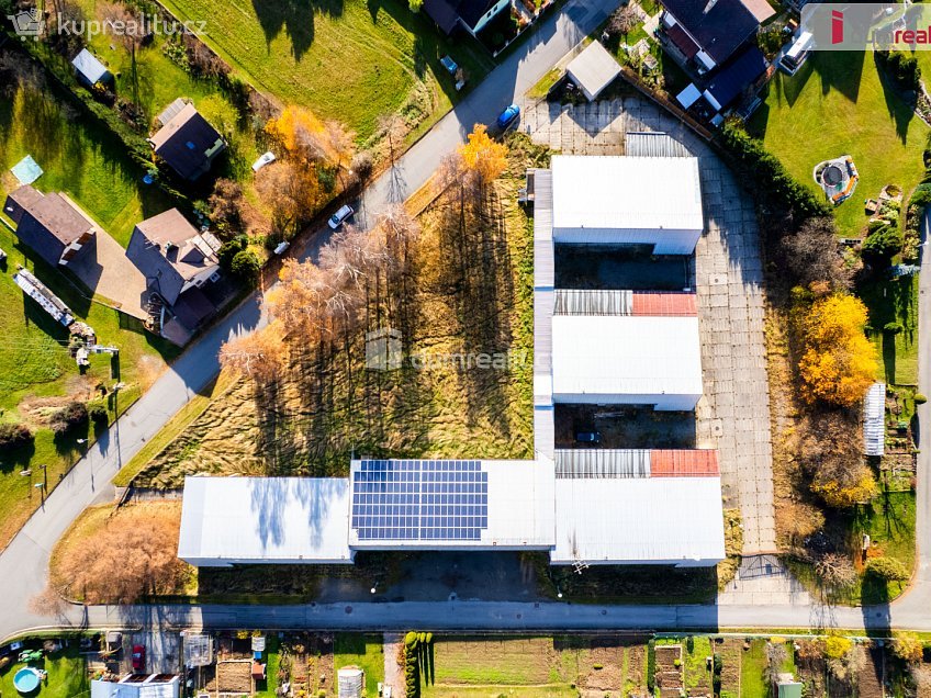 Pronájem  výrobních prostor 1895 m^2 Vacov, Vacov 