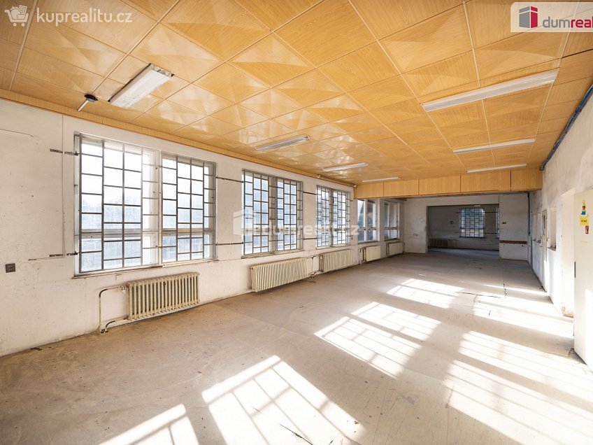 Pronájem  výrobních prostor 1895 m^2 Vacov, Vacov 