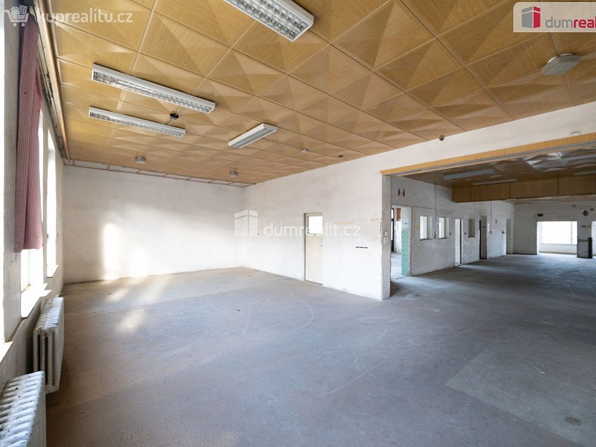 Pronájem  výrobních prostor 1895 m^2 Vacov, Vacov 