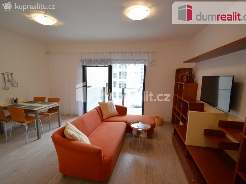 Pronájem bytu 3+kk 70 m^2 U Mlýnského kanálu, Praha 8 