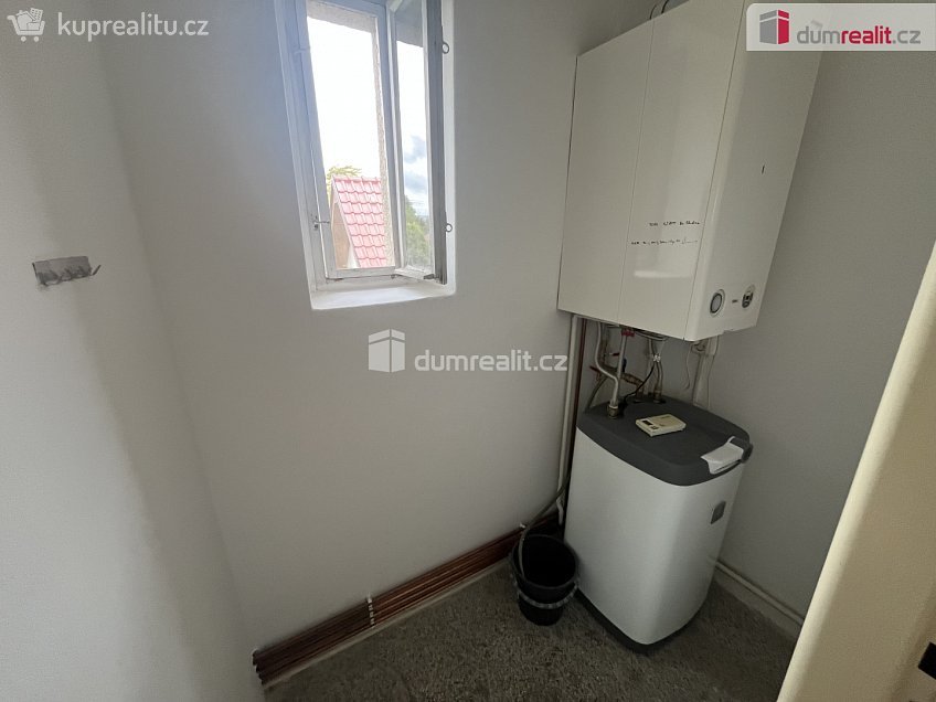 Pronájem bytu 2+1 70 m^2 Na Průhoně, Velvary 