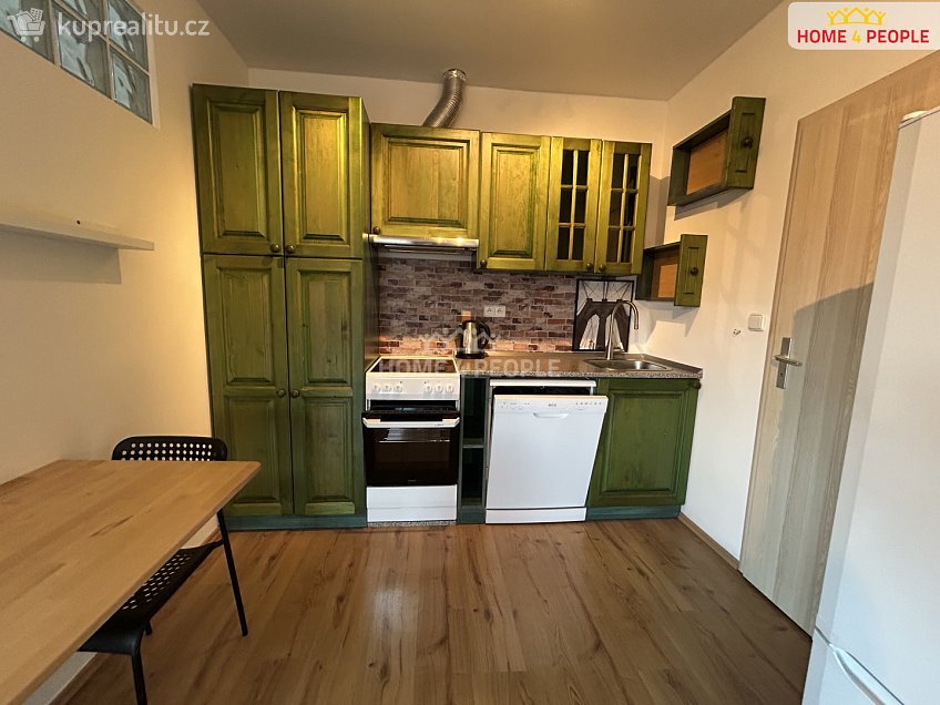 Pronájem bytu 2+kk 39 m^2 Mírové náměstí, Kouřim 