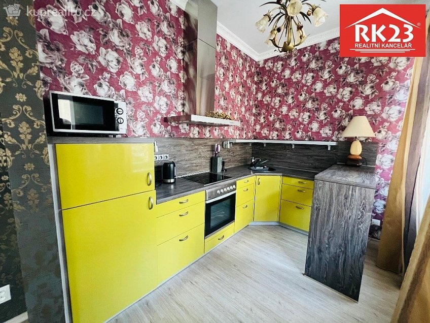Pronájem bytu 2+kk 66 m^2 Mladějovského, Mariánské Lázně 