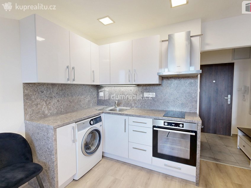 Pronájem bytu 1+kk 22 m^2 Ratibořská, Opava 