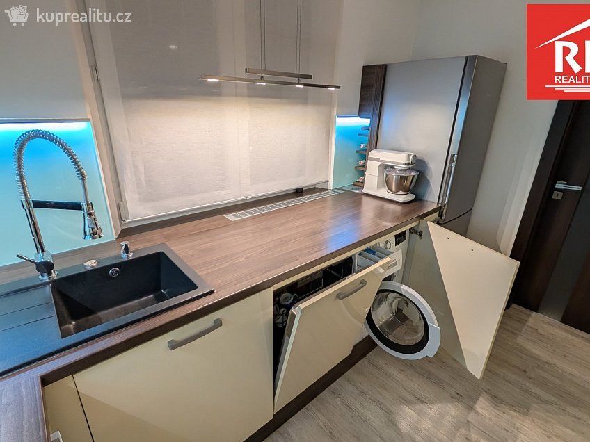 Prodej bytu 4+1 76 m^2 Hrnčířská 2141, Cheb 