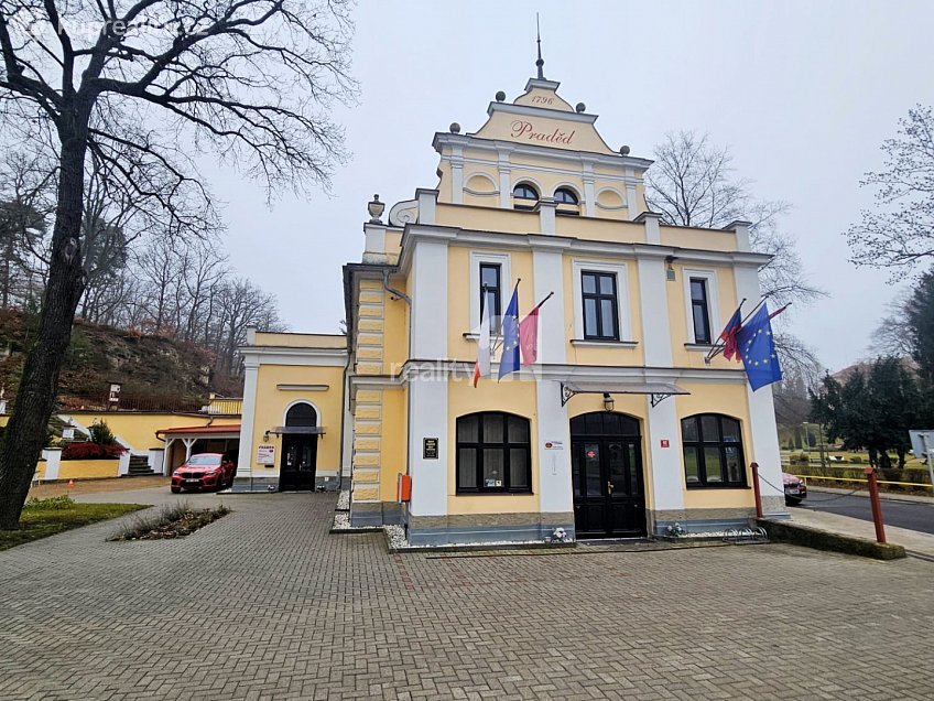 Prodej  rodinného domu 64 m^2 Skalička, Mšené-lázně 