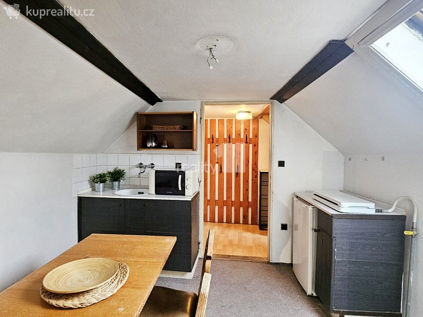 Prodej  rodinného domu 64 m^2 Skalička, Mšené-lázně 