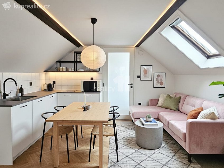 Prodej  rodinného domu 64 m^2 Skalička, Mšené-lázně 