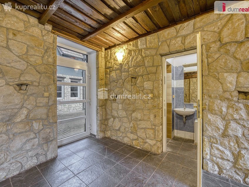 Pronájem bytu 3+kk 100 m^2 Janáčkova, Neratovice 