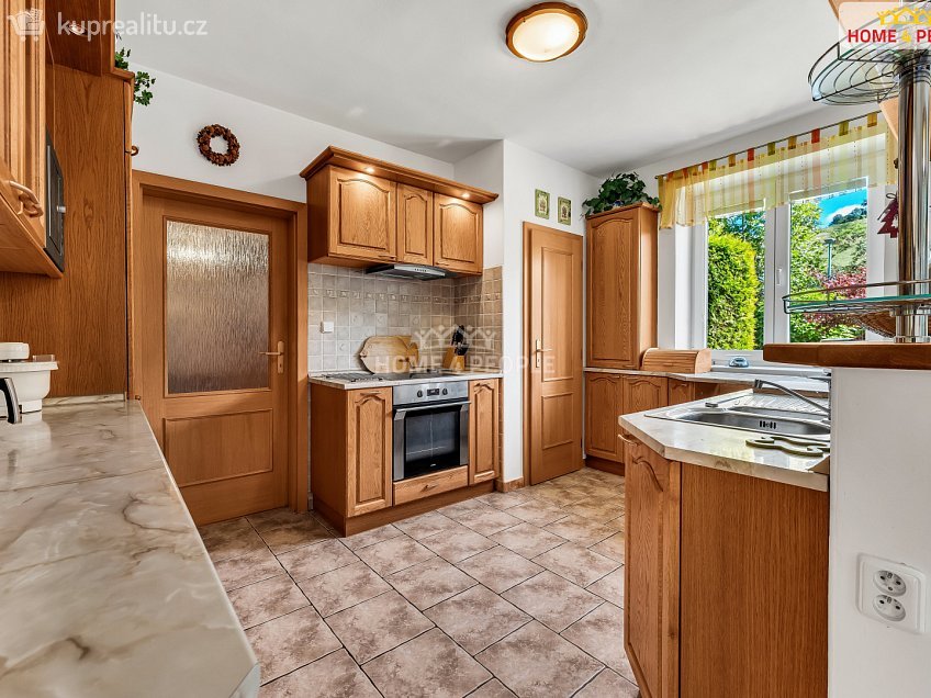 Prodej  rodinného domu 270 m^2 Na Vyhlídce, Hradec nad Moravicí 