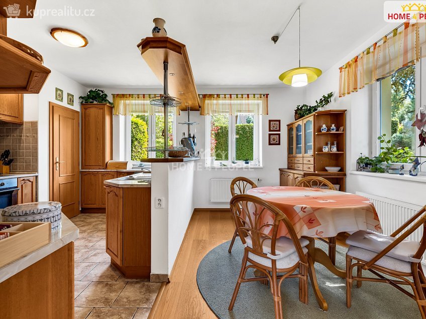 Prodej  rodinného domu 270 m^2 Na Vyhlídce, Hradec nad Moravicí 