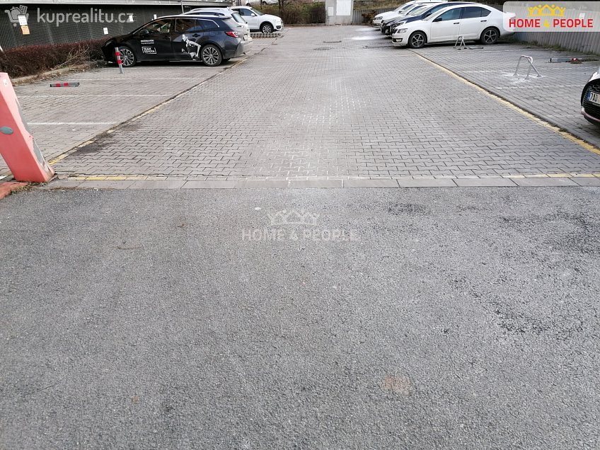 Prodej  garáže 18 m^2 Skloněná, Praha 9 