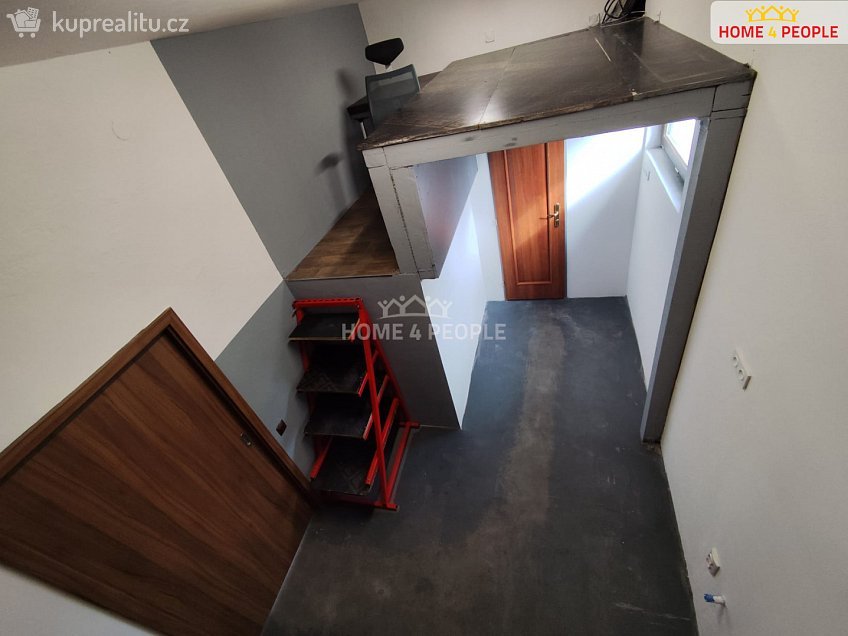 Pronájem  skladu 59 m^2 Vzdálená, Praha-Březiněves 