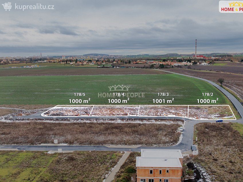 Prodej  stavebního pozemku 1000 m^2 Západní, Veleň 