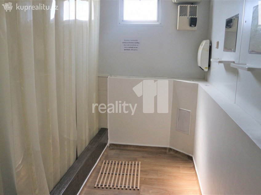 Prodej  skladu 1044 m^2 Jaroňkova, Ostrava 