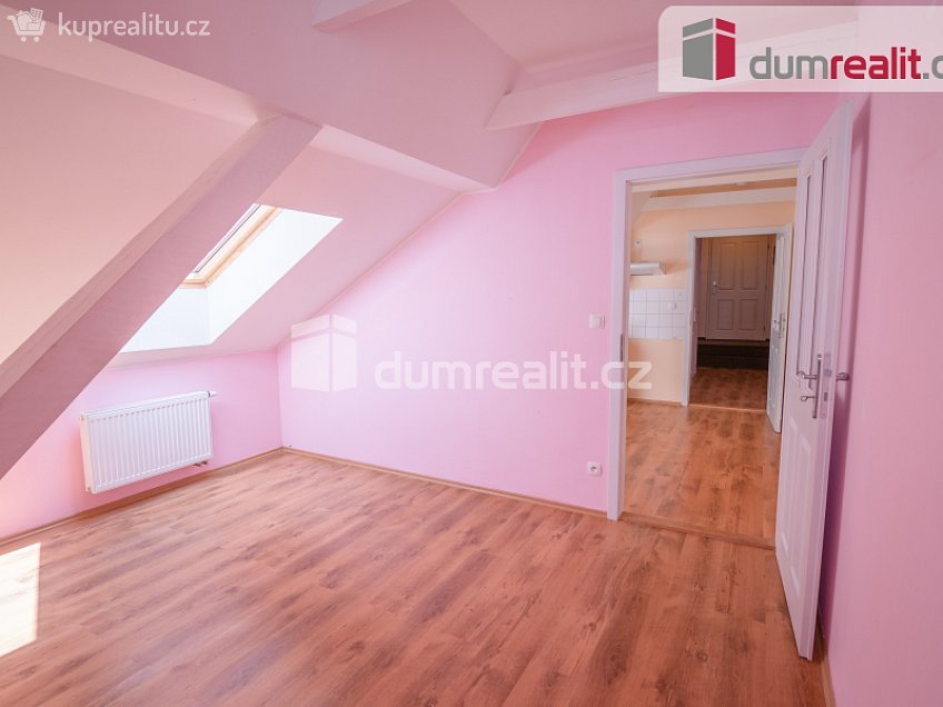 Pronájem bytu 1+1 53 m^2 Husova, Kolín 