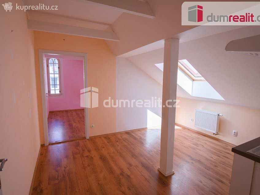 Pronájem bytu 1+1 53 m^2 Husova, Kolín 