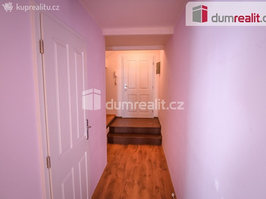 Pronájem bytu 1+1 53 m^2 Husova, Kolín 