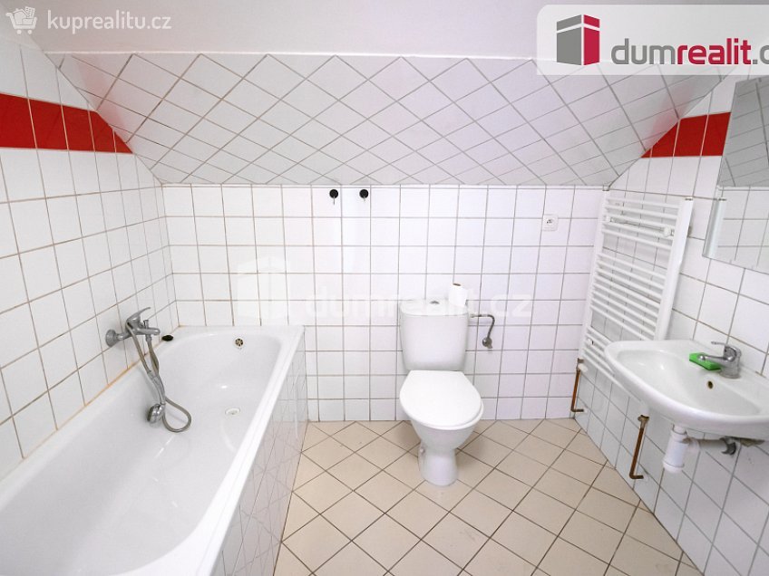 Pronájem bytu 1+1 53 m^2 Husova, Kolín 