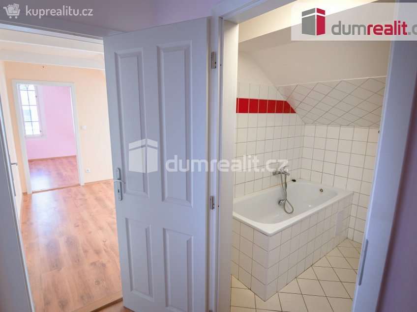 Pronájem bytu 1+1 53 m^2 Husova, Kolín 