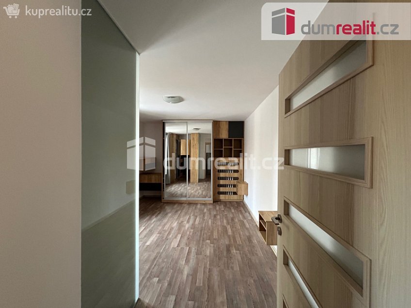 Pronájem bytu 2+1 60 m^2 Na Magistrále, Kolín 