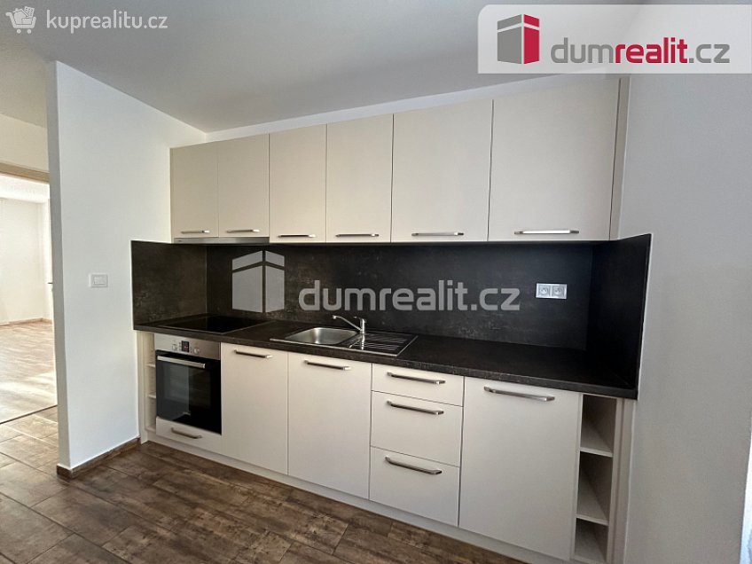 Pronájem bytu 2+1 60 m^2 Na Magistrále, Kolín 