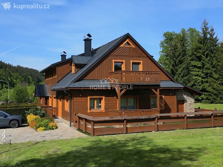 Prodej bytu 4+kk 135 m^2 Velké Karlovice, Velké Karlovice 