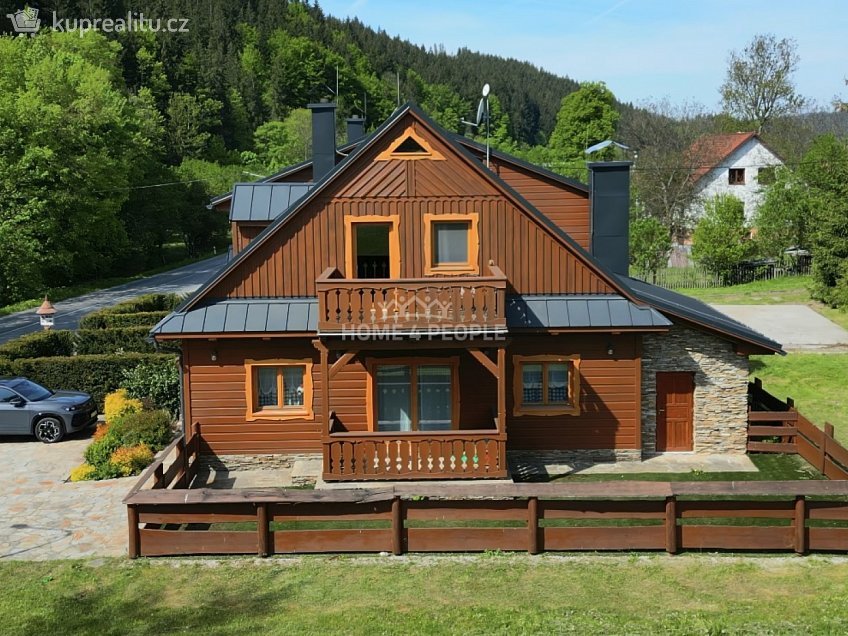 Prodej bytu 4+kk 135 m^2 Velké Karlovice, Velké Karlovice 