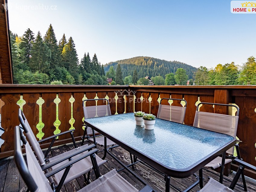 Prodej bytu 4+kk 135 m^2 Velké Karlovice, Velké Karlovice 