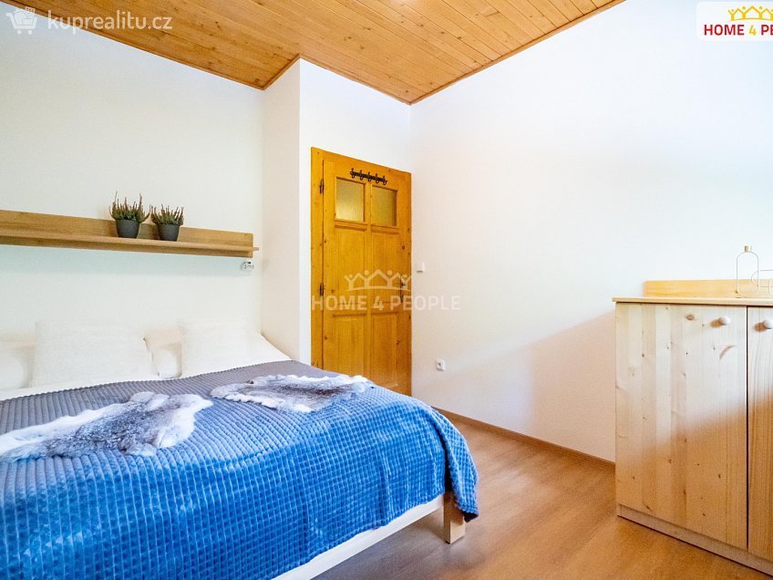 Prodej bytu 4+kk 135 m^2 Velké Karlovice, Velké Karlovice 