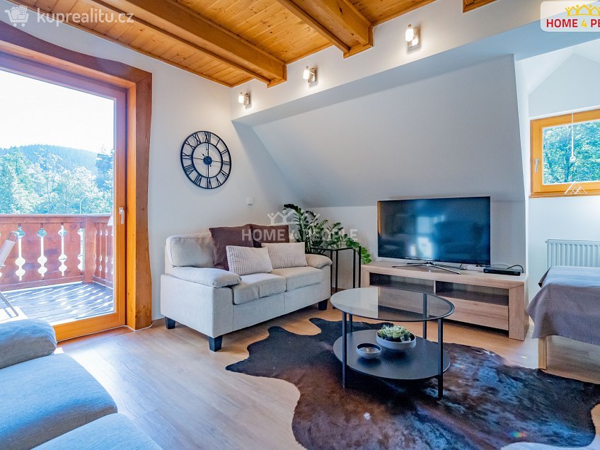 Prodej bytu 4+kk 135 m^2 Velké Karlovice, Velké Karlovice 